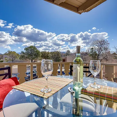 Bright Condo: 30 Min From Basin! Holiday home *