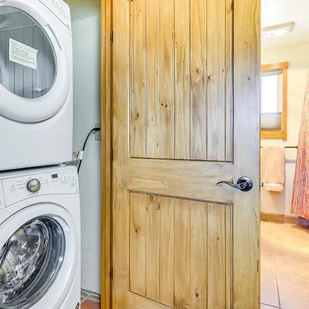 Bright Condo: 30 Min From Basin! Santa Fe