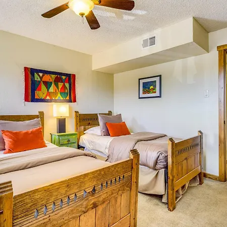 Bright Condo: 30 Min From Basin! Holiday home Santa Fe