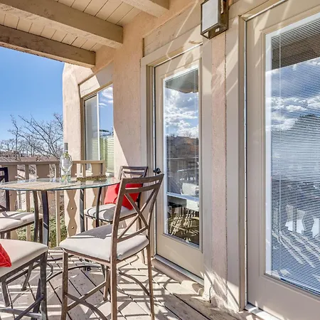 Bright Condo: 30 Min From Basin! Holiday home