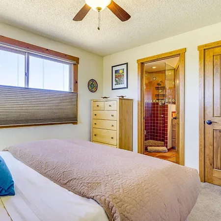 Bright Condo: 30 Min From Basin! Santa Fe