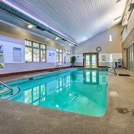 Bright Condo: 30 Min From Basin! Holiday home